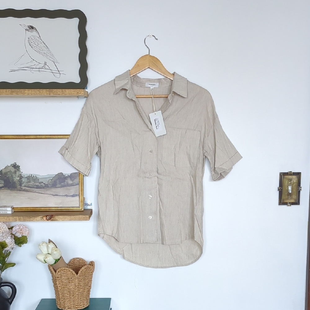 🪞 NWT The Weekend Beige Short Sleeve Button-Up Shirt Size XS